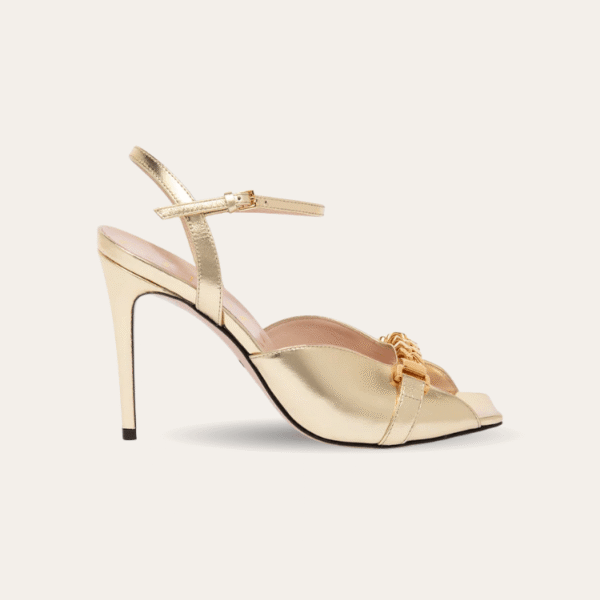 Gucci Sylvie 金色链条高跟凉鞋