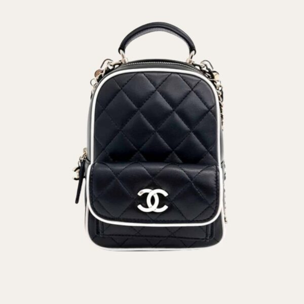 Chanel 迷你双肩包 黑色 13 厘米