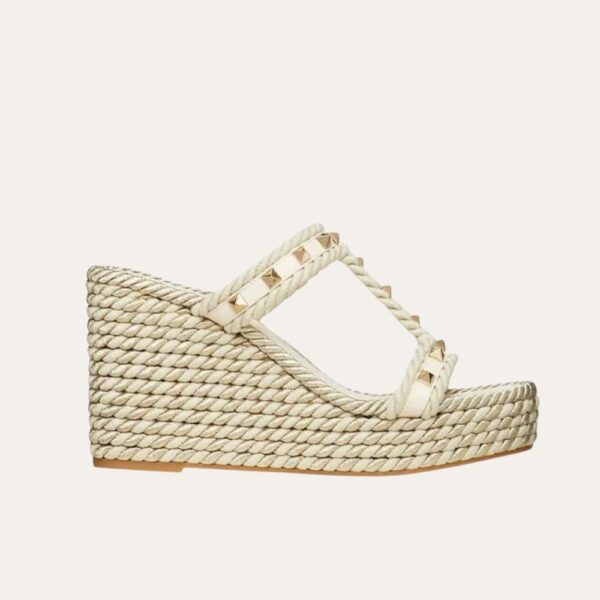 Valentino Rockstud 层压纳帕皮坡跟凉鞋 天然色 4W2S0Gi5Dym Ybs